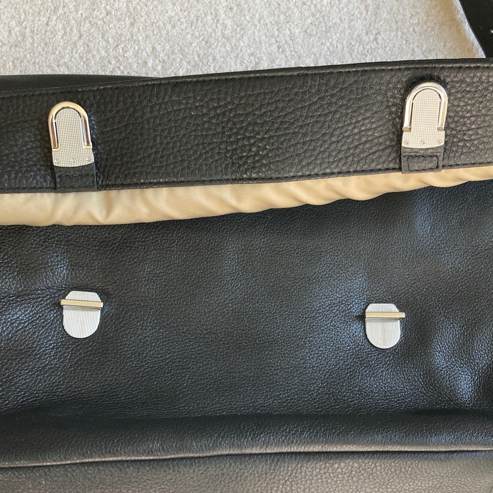 Marc by Marc Jacobs black leather messenger/crossbody/laptop bag - Picture 4 of 17